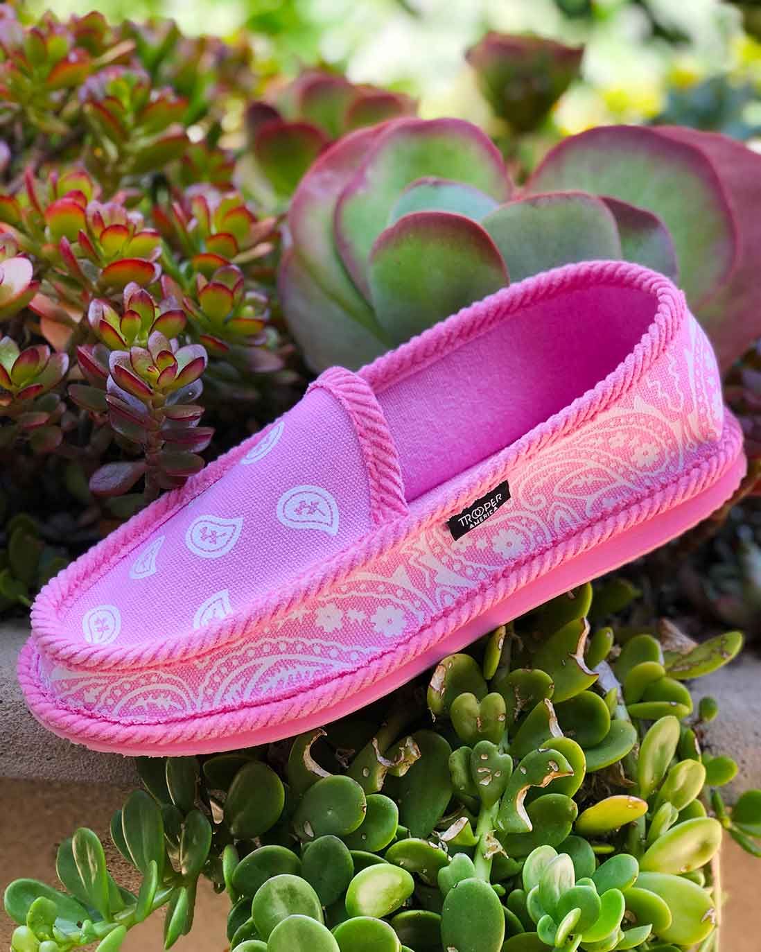 Trooper America unisex Bandana Paisley Slip On Shoes Pink White Men 6 Women 8 Adult unisex